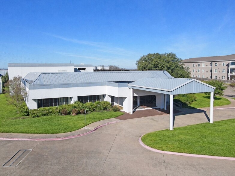 Primary Photo Of 6201 Overton Ridge Blvd, Fort Worth Hospital For Sale