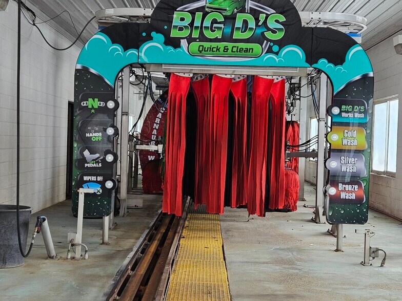 More Photos Of 10253 Pierce Rd, Freeland General Retail For Sale