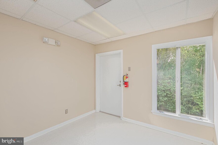 More Photos Of 9615 Champion Ct, Manassas Medical For Lease