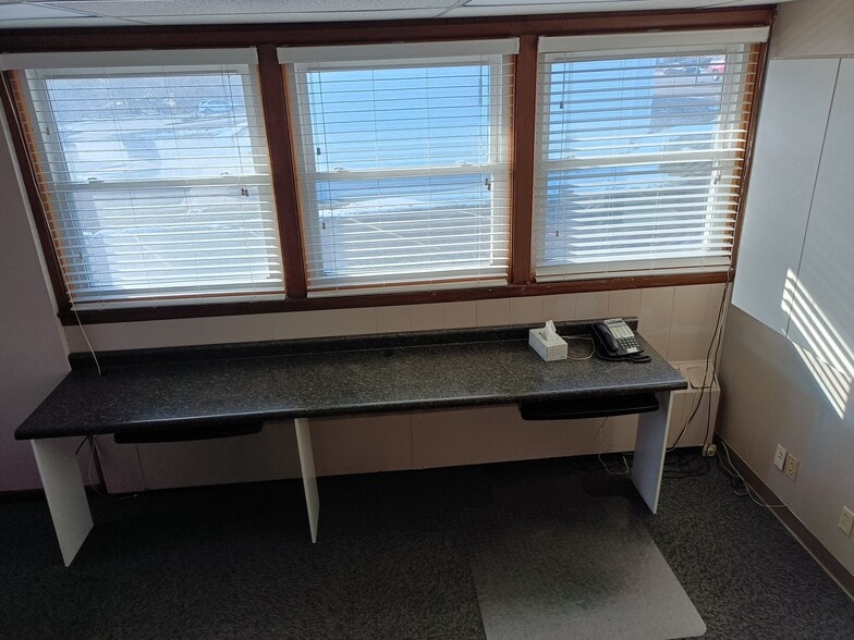 More Photos Of 4921 E State St, Rockford Office For Sale