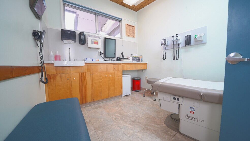 More Photos Of 555 Meeker St, Delta Medical For Lease