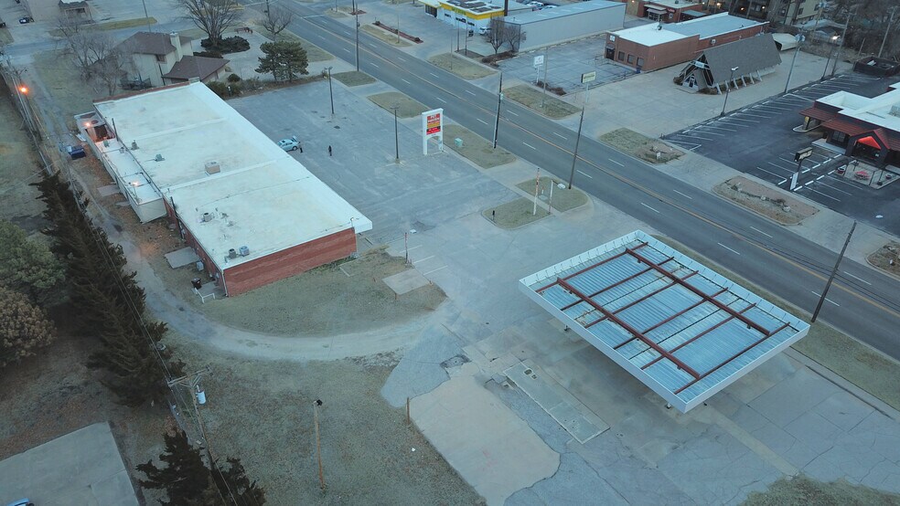 More Photos Of 2518-2536 W 13th St, Wichita General Retail For Sale