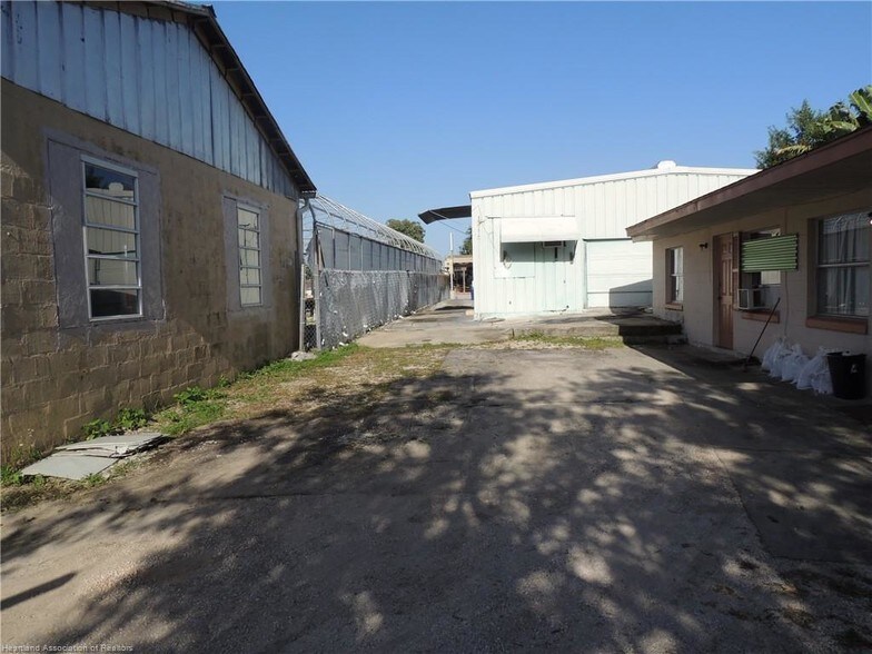 More Photos Of 408 N Ridgewood Dr, Sebring Freestanding For Sale