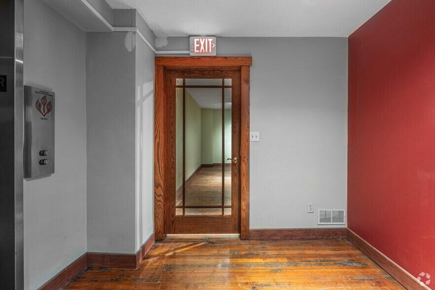 More Photos Of 816 5th Ave, Pittsburgh Office For Sale