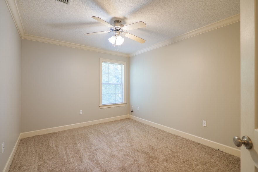 More Photos Of 3400 N Barack Obama Blvd, Valdosta Apartments For Sale