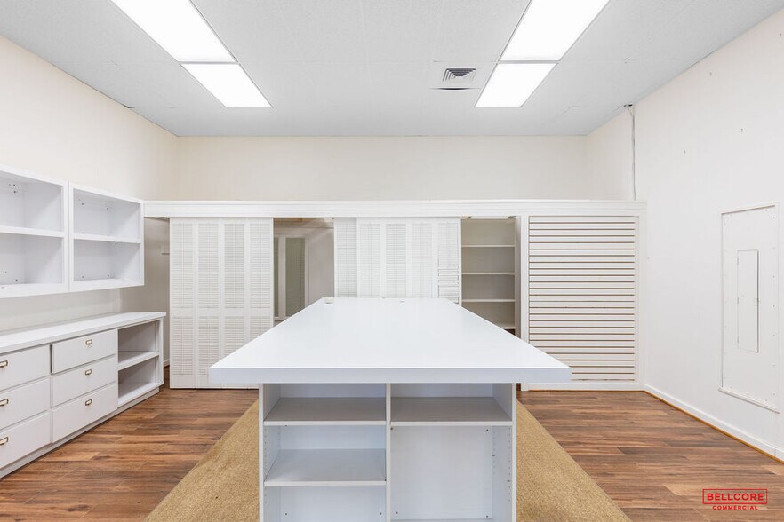 More Photos Of 427 Garden St, Pensacola General Retail For Lease