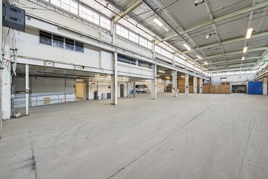 More Photos Of 15001 S Figueroa St, Gardena Distribution For Lease