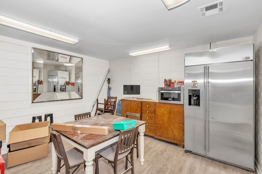 More Photos Of 1827 Killingsworth Rd, Augusta Warehouse For Lease