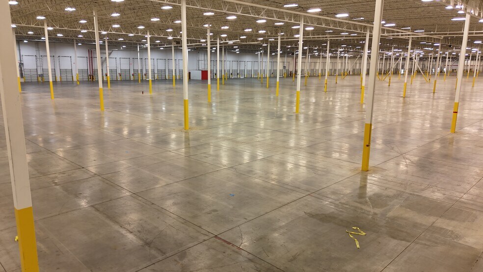More Photos Of 237 Greenwood Industrial Ct, McDonough Distribution For Lease