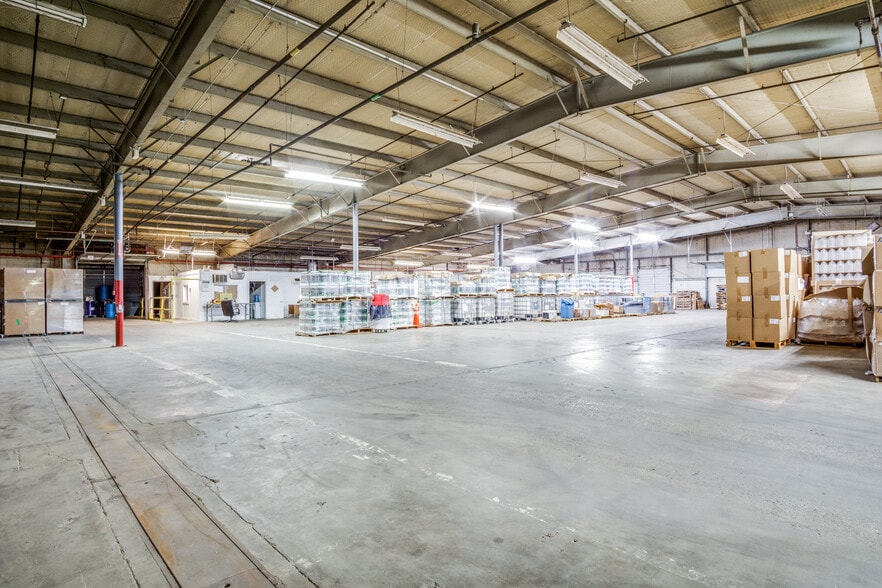 More Photos Of 338 Cliff Dr, Graham Manufacturing For Sale