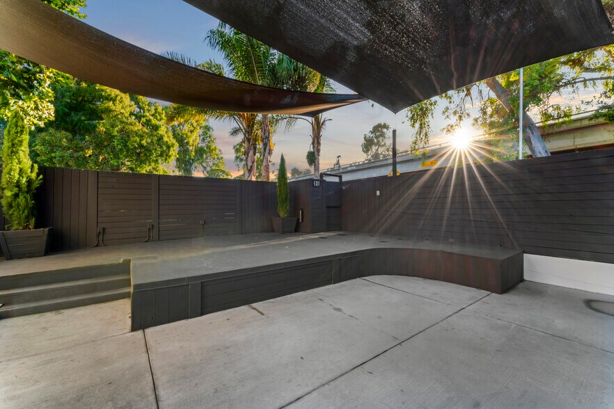 More Photos Of 281 W Main St, Ventura Storefront Retail Residential For Sale