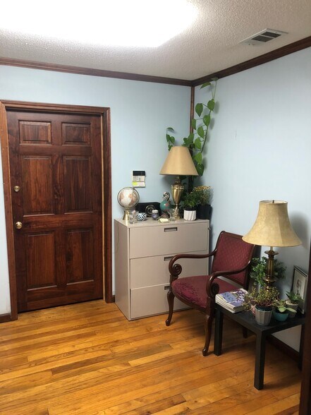 More Photos Of 1904 22nd Ave, Gulfport Office For Sale
