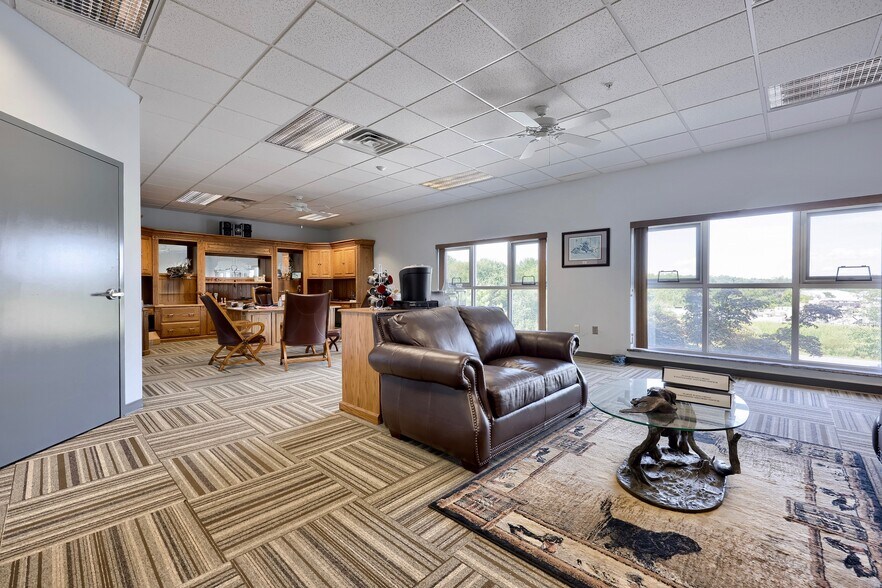 More Photos Of 22 Blackhawk Ln, Elizabethtown Distribution For Sale