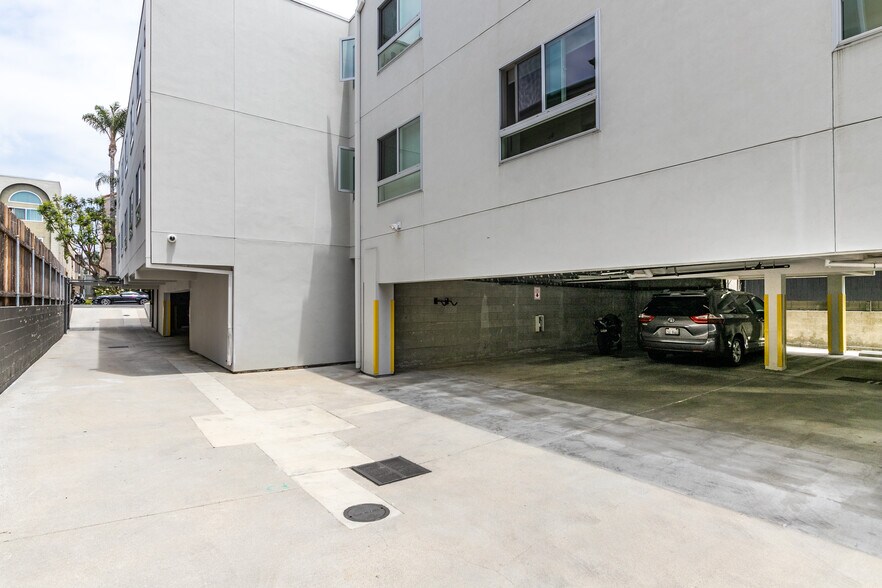 More Photos Of 1743 Butler Ave, Los Angeles Apartments For Sale