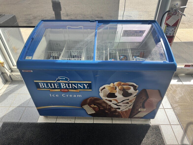 More Photos Of 12180 Center Rd, Durand Service Station For Sale