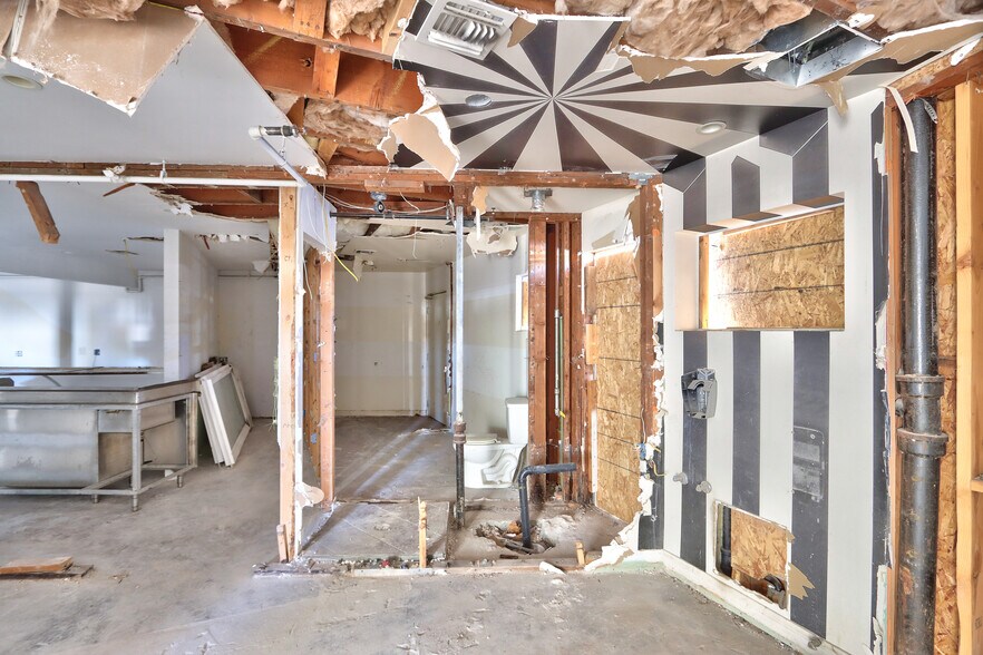 More Photos Of 2249 N Palm Canyon Dr, Palm Springs Hospitality For Sale