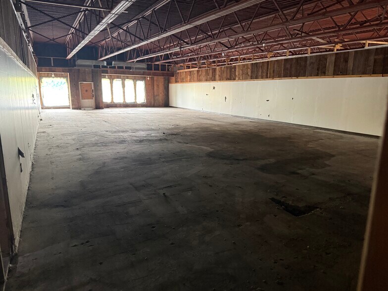 More Photos Of 3402 Richfield Rd, Flint Freestanding For Lease