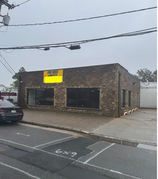 More Photos Of 319 W Sunrise Hwy, Freeport Freestanding For Lease