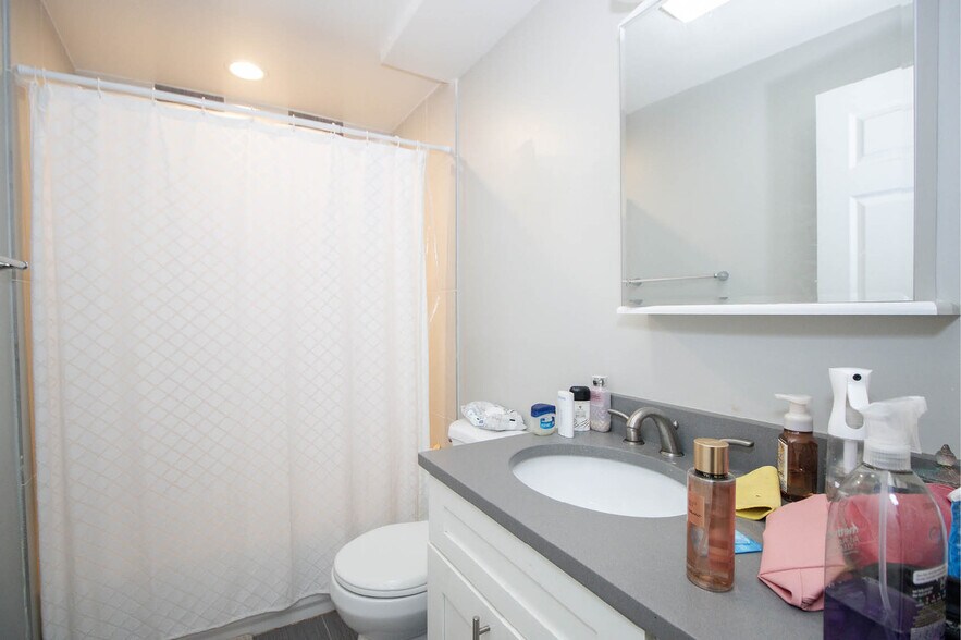 More Photos Of 3751-3759 N Western Ave, Chicago Multifamily For Sale