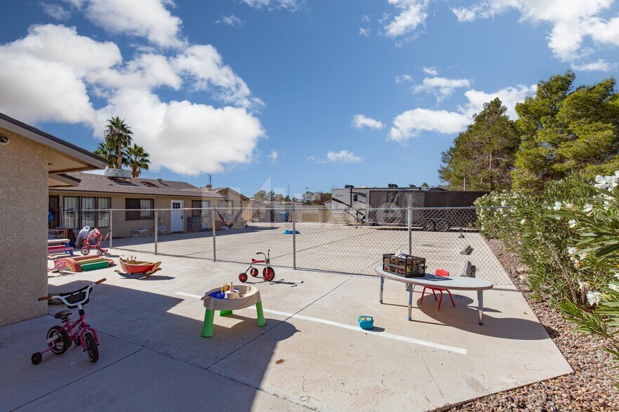 More Photos Of 2948 E Russell Rd, Las Vegas Office For Sale