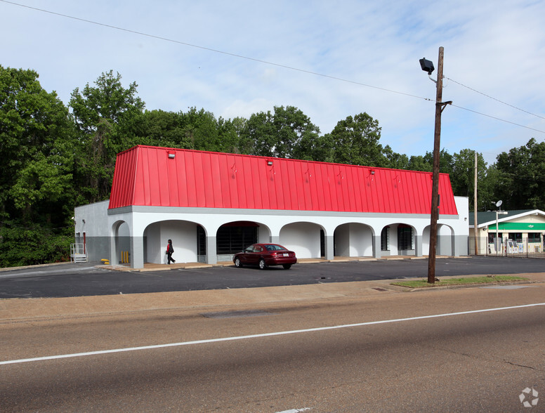 Primary Photo Of 3909 Elvis Presley Blvd, Memphis Freestanding For Lease