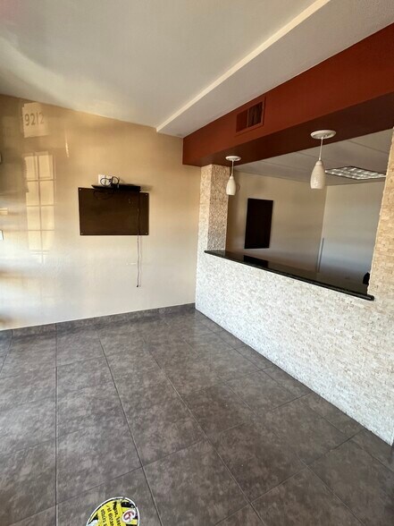 More Photos Of 9212 N Central Ave, Phoenix General Retail For Lease