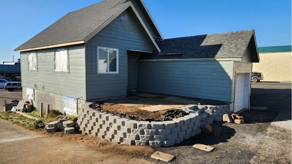 More Photos Of 1333 NE Keel Ave, Lincoln City Specialty For Sale