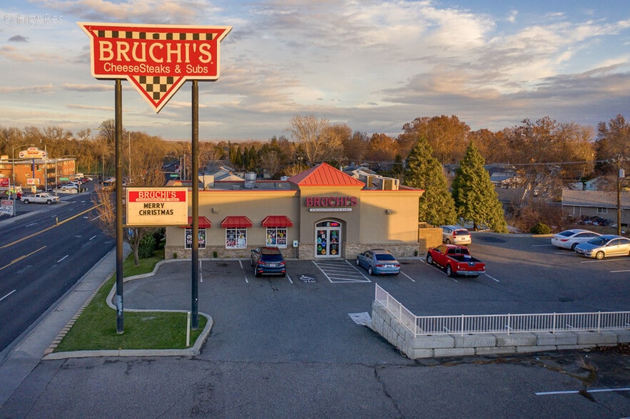 More Photos Of 2417 W Kennewick Ave, Kennewick Restaurant For Lease