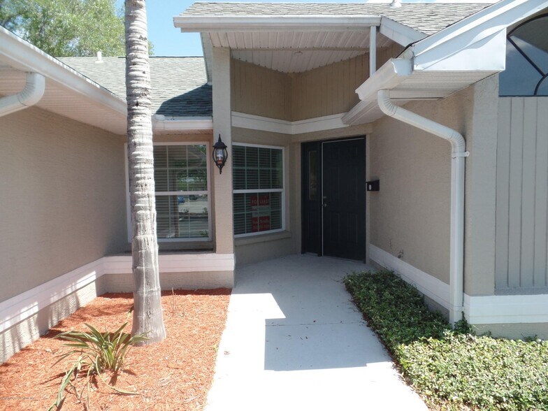 More Photos Of 8028 Spring Hill Dr, Spring Hill Coworking Space