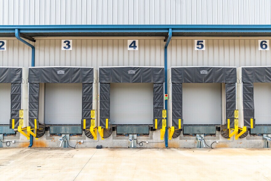 More Photos Of 3000 20th St NE, Cleveland Unknown For Lease