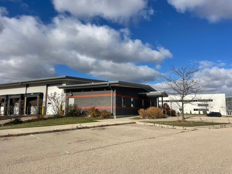 More Photos Of 3841 Merchant St, Madison Truck Terminal For Sale