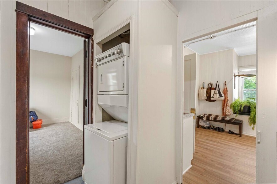 More Photos Of 200 & 204 W Main St, Waunakee Storefront Retail Residential For Sale