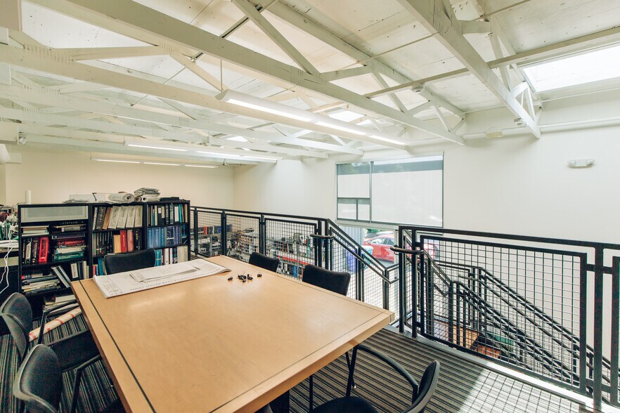 More Photos Of 1313 SE Belmont St, Portland Loft Creative Space For Lease