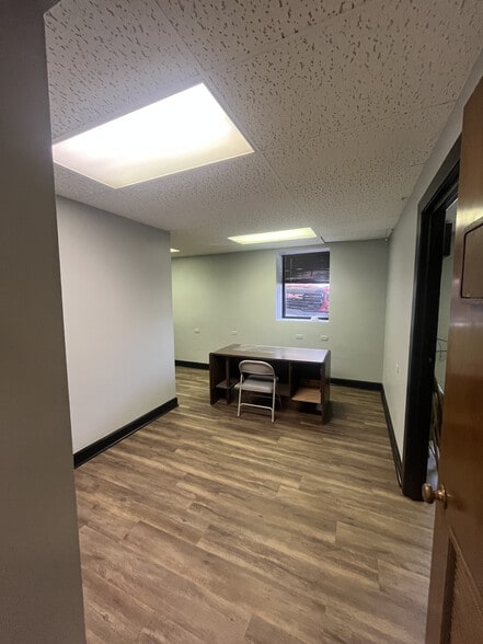 More Photos Of 120-122 S College Ave, Tyler Office For Lease