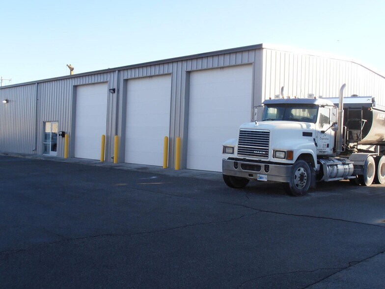 Primary Photo Of 9930 Express Dr, Highland Warehouse For Lease