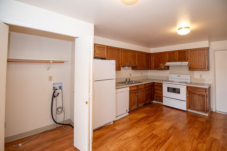 More Photos Of 208 E Saint Clair Ave, Longmont Apartments For Sale