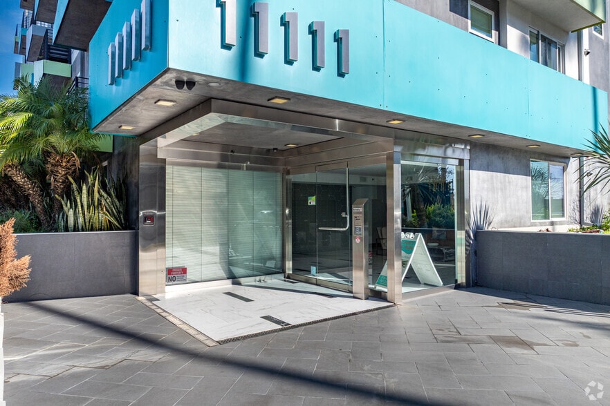 More Photos Of 11111 Cumpston St, North Hollywood Apartments For Sale