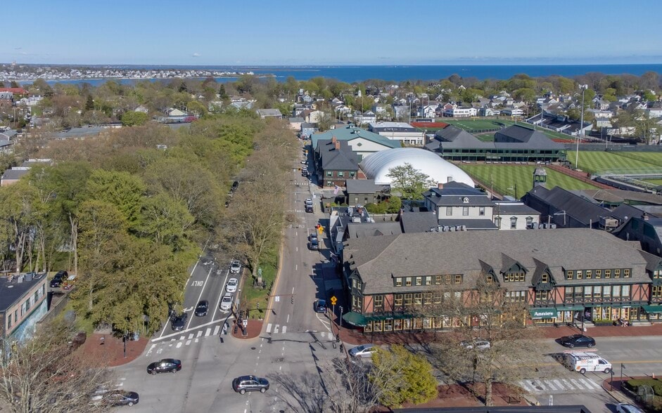 More Photos Of 160-184 Bellevue Ave, Newport General Retail For Lease