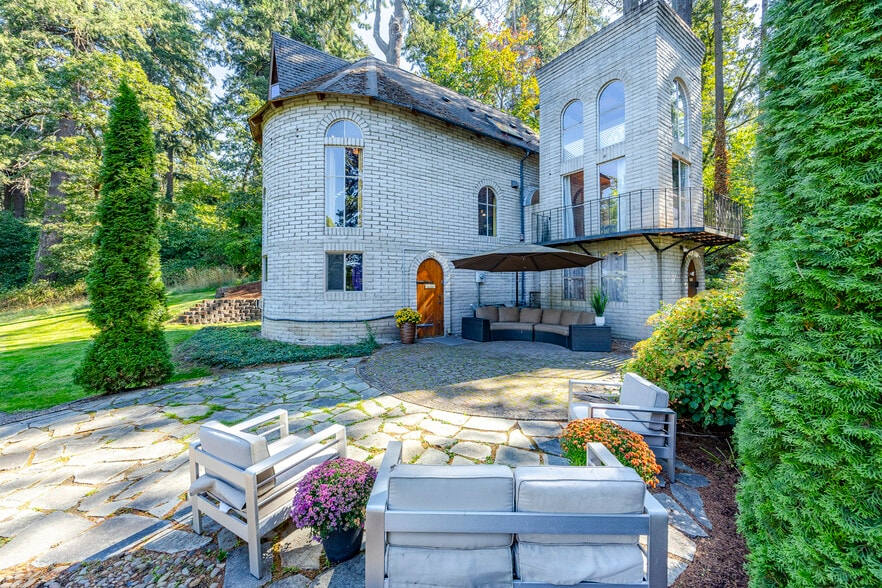 More Photos Of 1820 E 28th Ave, Eugene Multifamily For Sale