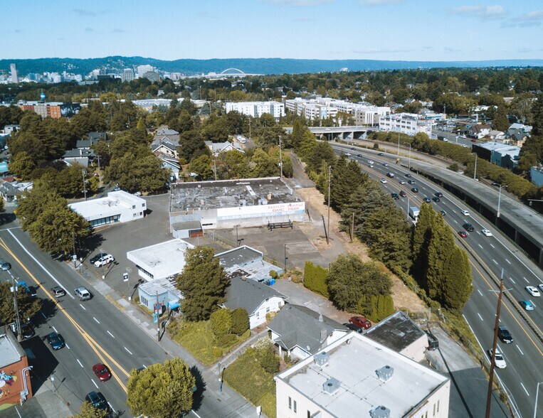 More Photos Of 3565 NE Sandy Blvd, Portland Storefront Retail Residential For Sale
