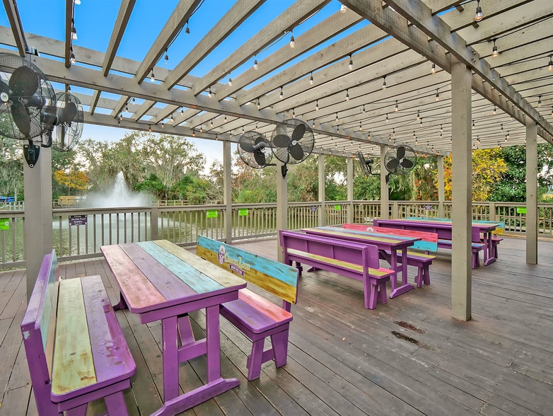 More Photos Of 960062 Gateway Blvd, Fernandina Beach Restaurant For Sale