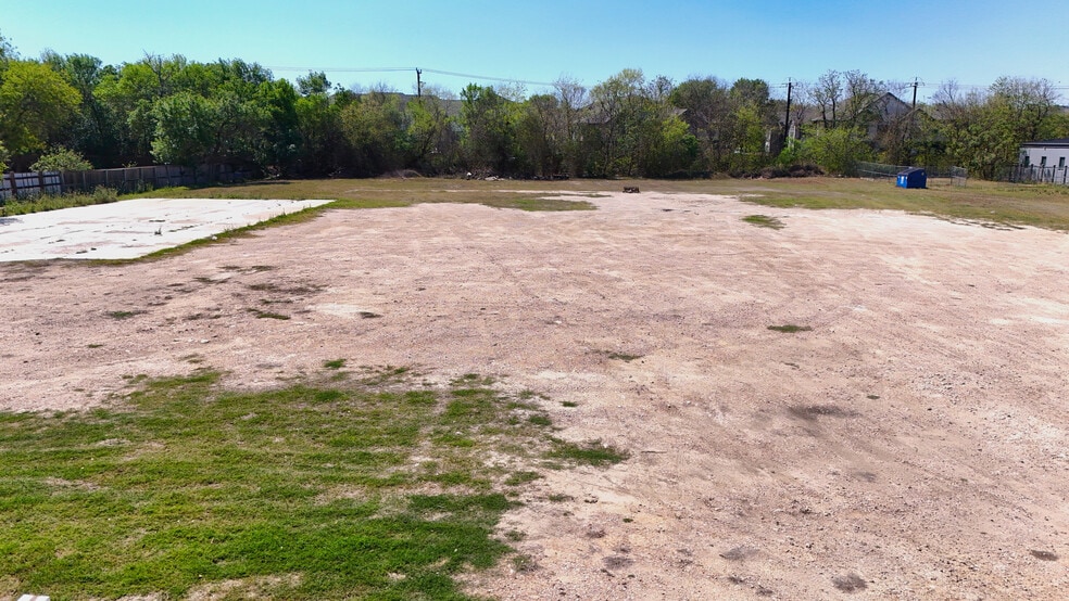 More Photos Of 350-362 W Sunset Rd, San Antonio Land For Lease