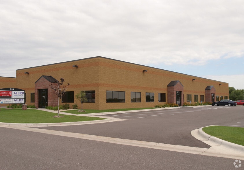 More Photos Of 533 Hayward Ave N, Oakdale Light Manufacturing For Sale