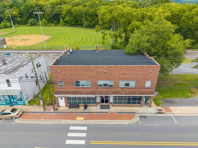 More Photos Of 162-166 N Main St, Broadway Office For Sale