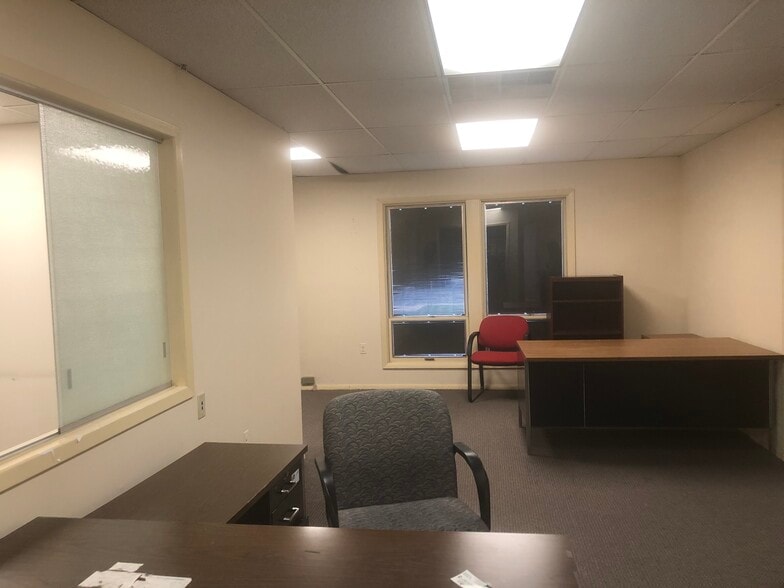 More Photos Of 170 Changebridge Rd, Montville Office For Sale