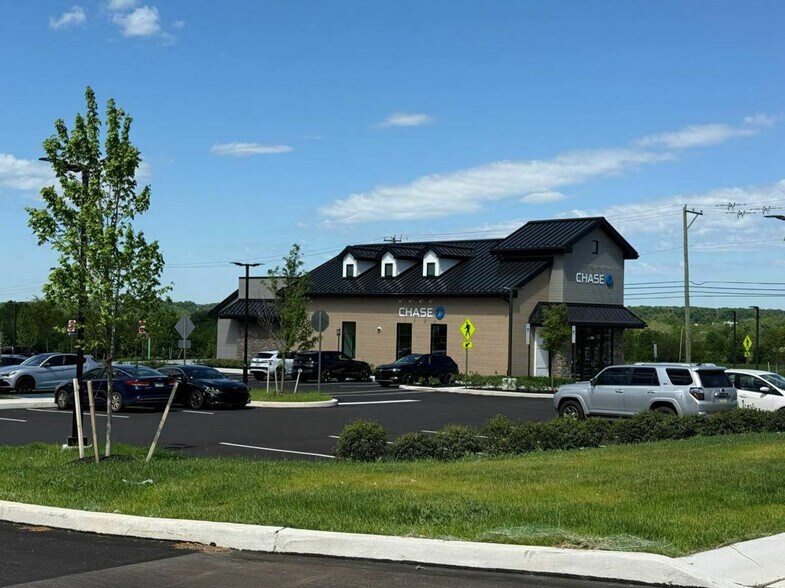 More Photos Of 189 Main St, Lower Salford Land For Lease