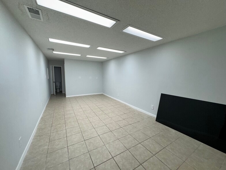 More Photos Of 54 9th St, Atlantic Beach Flex For Lease