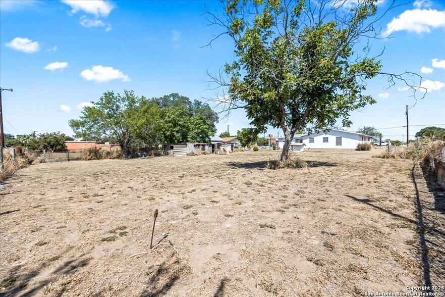 More Photos Of 19239 McDonald St, Lytle Land For Sale