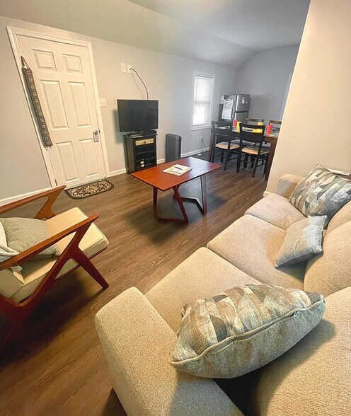 More Photos Of 6151 Maddox Blvd, Chincoteague Hotel For Sale