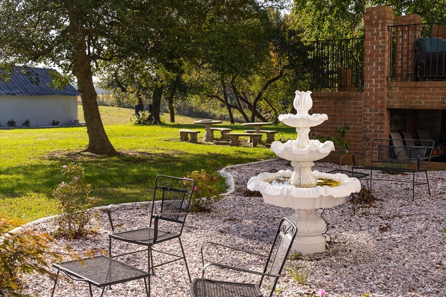 More Photos Of 667 Hustle Rd, Hustle Winery Vineyard For Sale